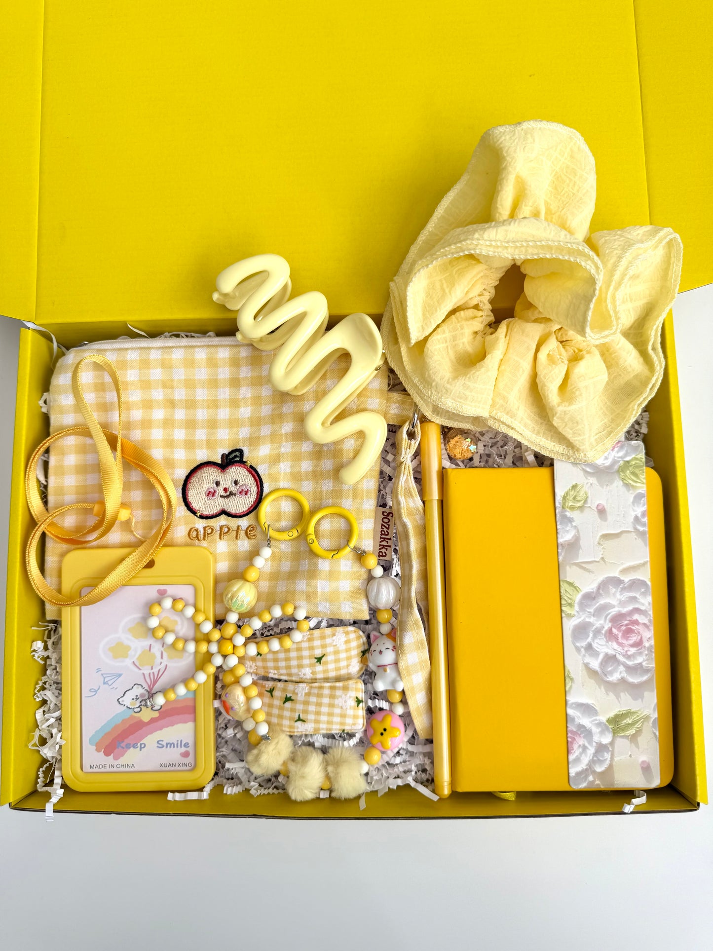 Yellow Sunshine Gift Box – Personalized Aesthetic Gift Set for Women, Teen Girls, Friend, Daughter – Cute Surprise Present for Her, Birthday