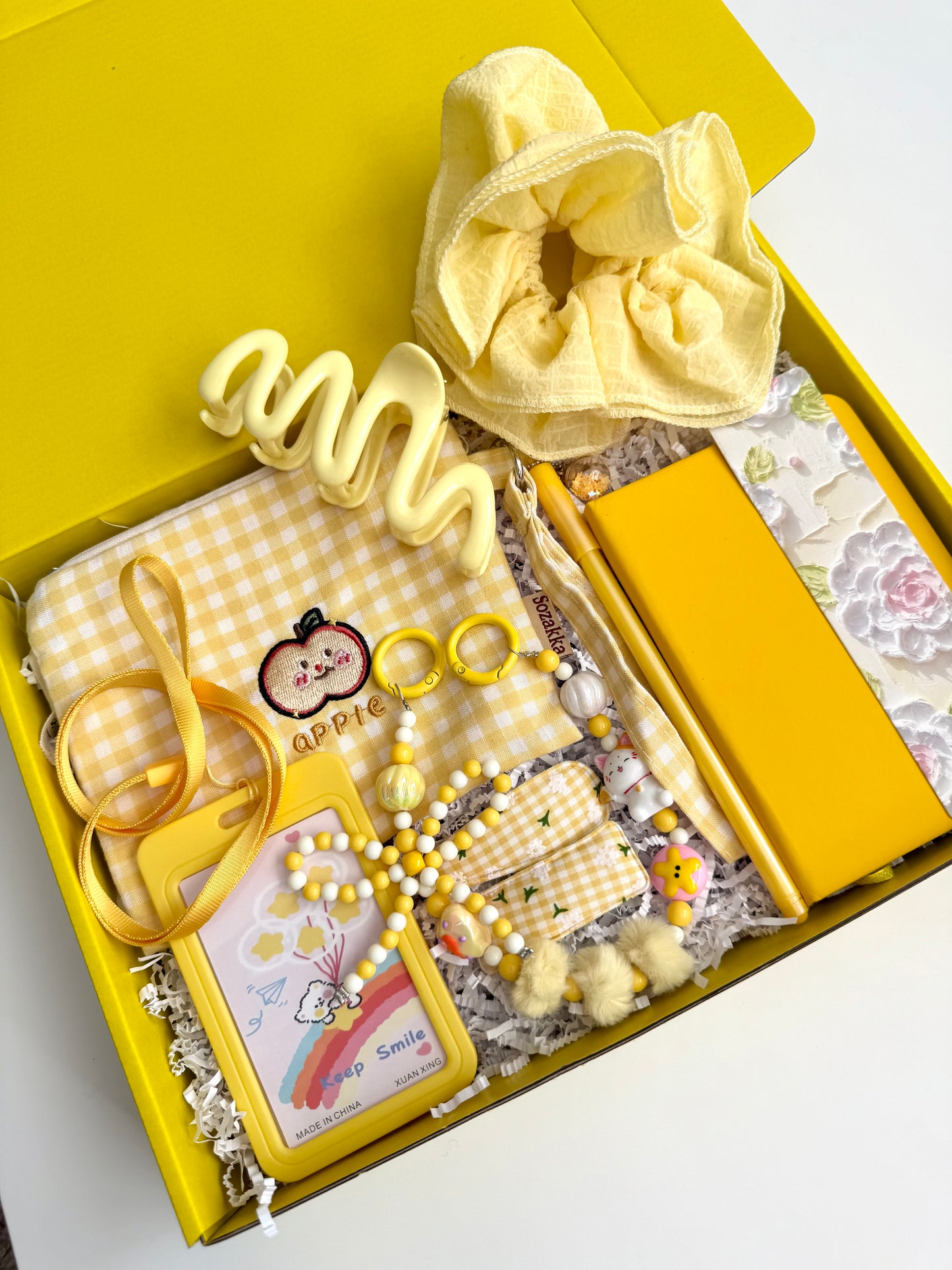 Yellow Sunshine Gift Box – Personalized Aesthetic Gift Set for Women, Teen Girls, Friend, Daughter – Cute Surprise Present for Her, Birthday