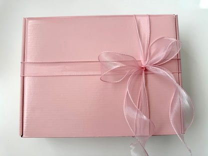 Pink Bow Aesthetic Gift Box – Custom Cute Box for Friend – Self Care for Women, Teen Girls– Kawaii Gift for Her–Personalized Accessories Set