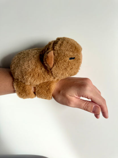 Capybara Gift Set – Plush Bracelet & Stationery, Kawaii Style